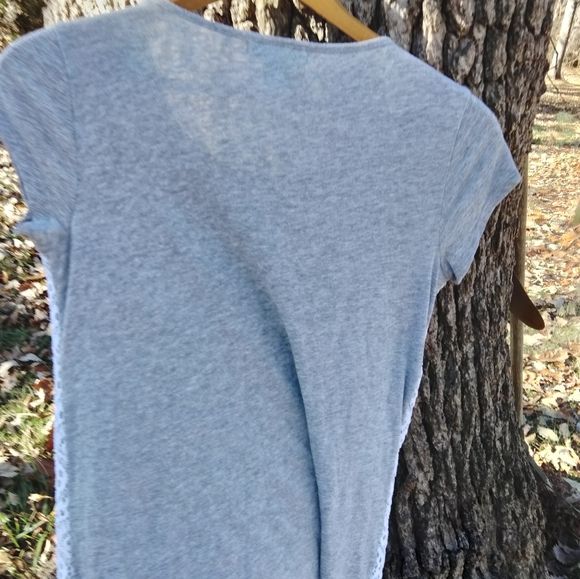 Liz Claiborne Lace front blouse in size S - Picture 2 of 4